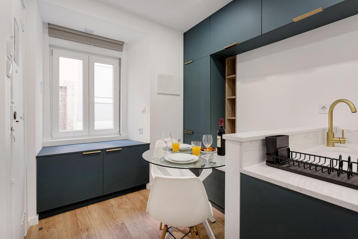 Petite Charm In Old Lisboa